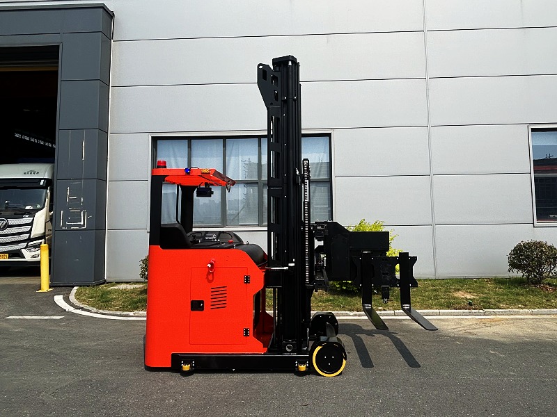 Özel Elektrikli VNA (Çok Dar Koridor) Forkliftler İçin Temel Hususlar: Dar Alanlarda Performansı Optimize Etme