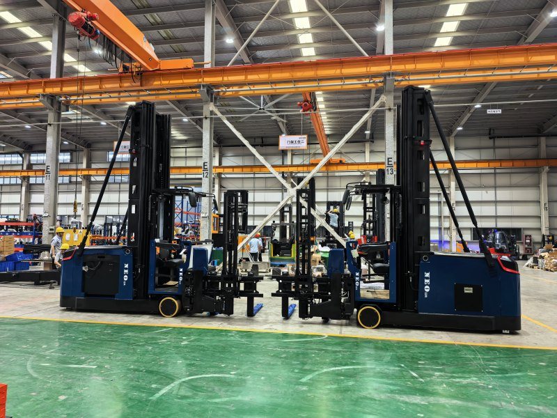 Modern Depolarda Man-Up VNA Forkliftlerinin 5 Temel Faydası