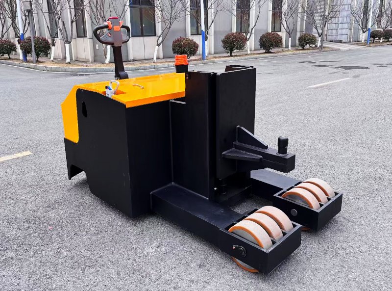 Details of load-bearing electric heavy-duty towing tractor