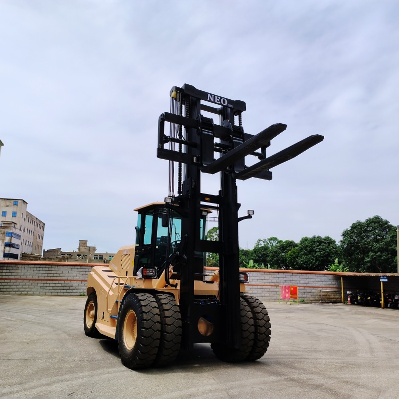 Yük Merkezi ve Kapasite: 10-50 Tonluk Bir Forkliftin Doğru Boyutu Nasıl Seçilir?