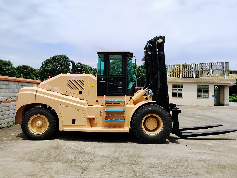 NEO FORKLIFT heavy-duty diesel counterbalance forklift parked in an outdoor industrial yard NEO FORKLIFT heavy-duty diesel counterbalance forklift parked in an outdoor industrial yard